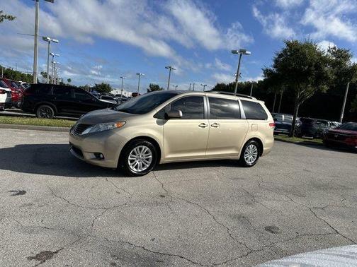 2014 Toyota Sienna XLE