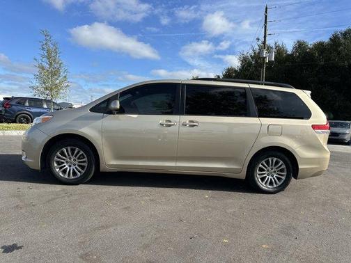2014 Toyota Sienna XLE