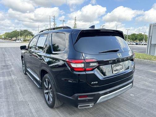 2023 Honda Pilot Touring