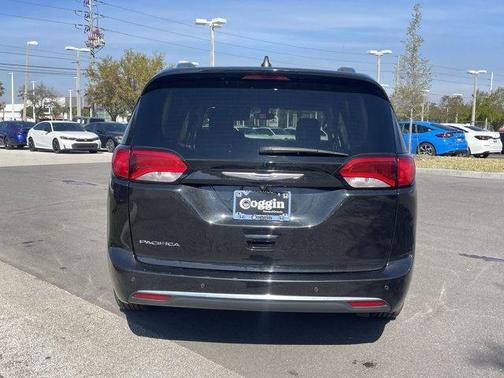 2018 Chrysler Pacifica Touring-L