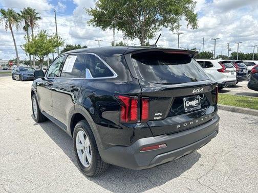 2022 Kia Sorento LX