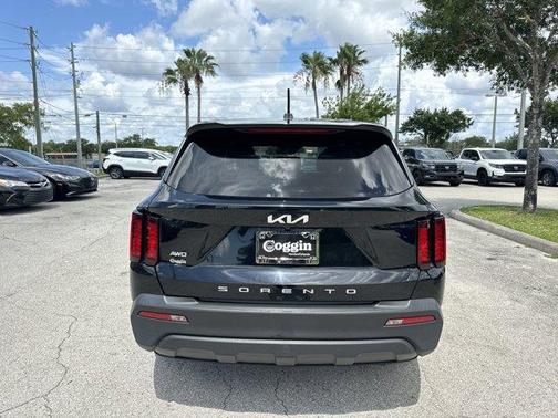 2022 Kia Sorento LX