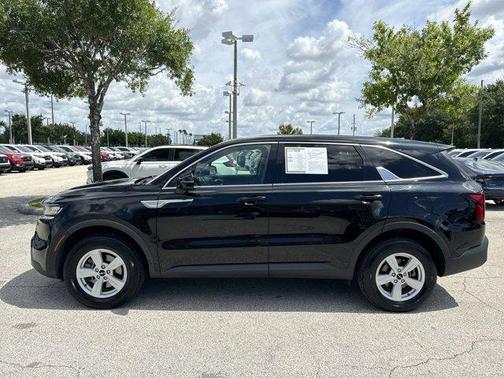 2022 Kia Sorento LX