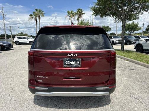 2024 Kia Carnival EX