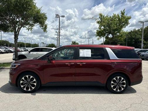 2024 Kia Carnival EX