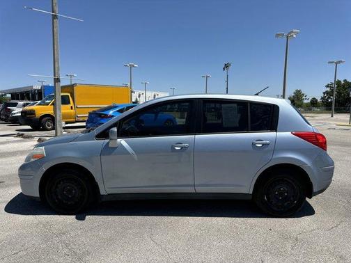 2010 Nissan Versa 1.8 S