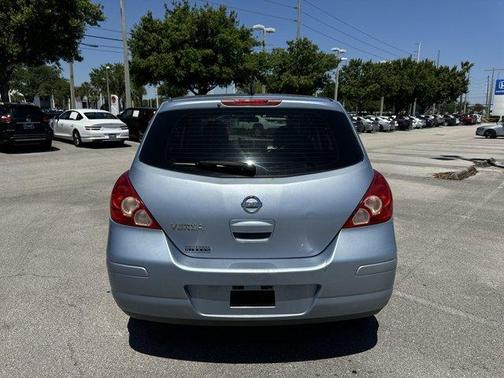 2010 Nissan Versa 1.8 S