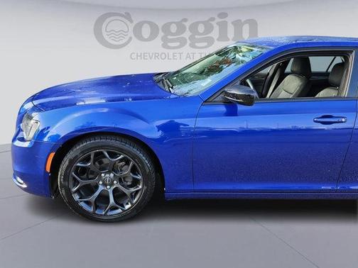 2020 Chrysler 300 Touring