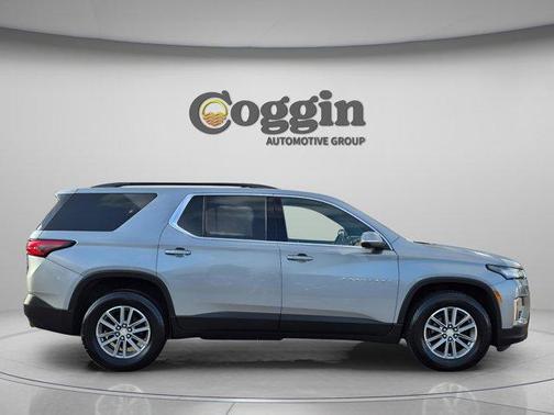Sterling Gray Metallic 2023 Chevrolet Traverse LT Cloth