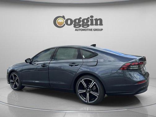 Meteorite Gray Metallic 2026 Honda Accord SE