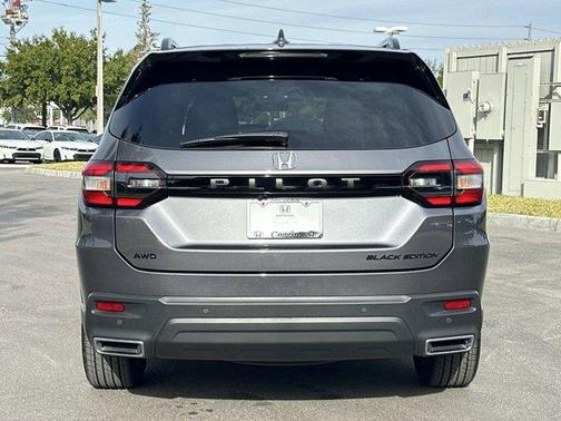 2025 Honda Pilot Black Edition