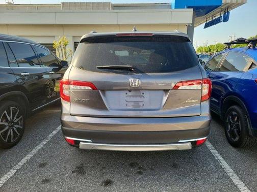 Modern Steel Metallic 2021 Honda Pilot Touring 8-Passenger