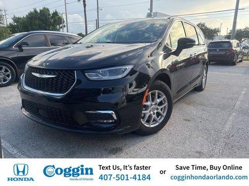 2023 Chrysler Pacifica Touring-L
