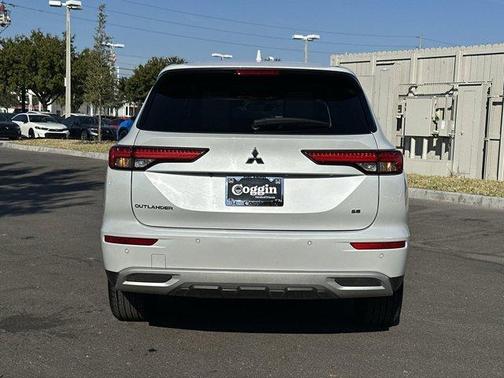 2024 Mitsubishi Outlander SE