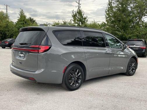 2021 Chrysler Pacifica Touring