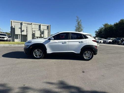 2022 Hyundai KONA SE
