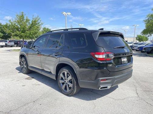 2025 Honda Pilot Sport