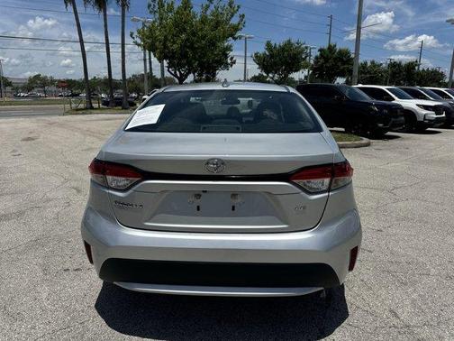 2022 Toyota Corolla LE
