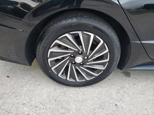 2023 Hyundai SONATA Hybrid SEL