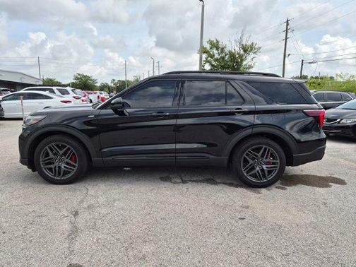 Black Metallic 2025 Ford Explorer ST-Line