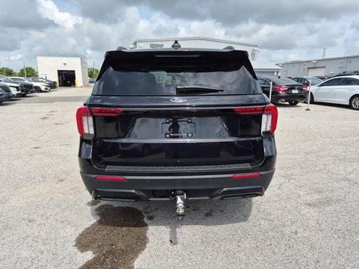 Black Metallic 2025 Ford Explorer ST-Line