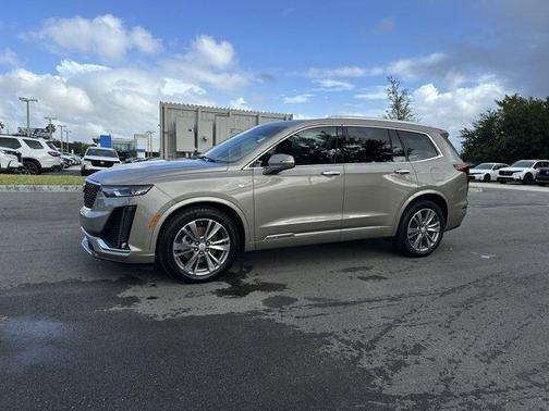 2022 Cadillac XT6 Premium Luxury FWD