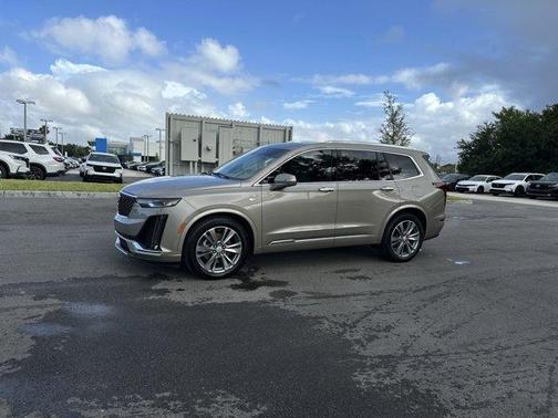 2022 Cadillac XT6 Premium Luxury FWD