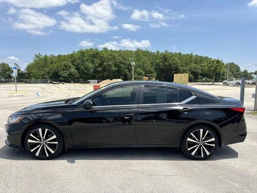 2022 Nissan Altima 2.5 SR