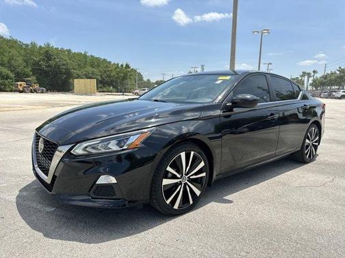 2022 Nissan Altima 2.5 SR