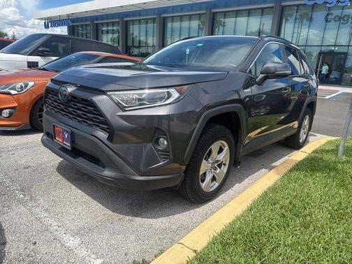 2020 Toyota RAV4 Hybrid XLE