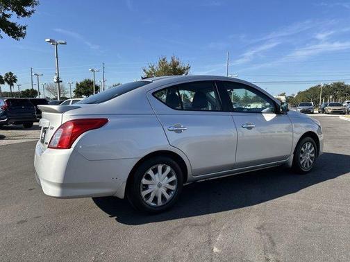 2015 Nissan Versa 1.6 SV