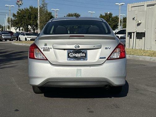 2015 Nissan Versa 1.6 SV