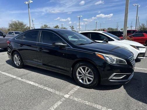 2017 Hyundai SONATA SE