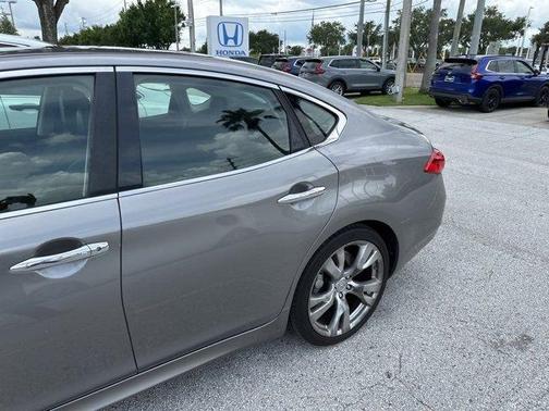 2011 INFINITI M37 Base