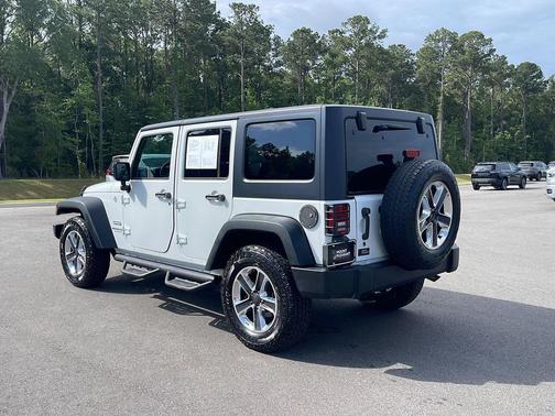 Bright White Clearcoat 2017 Jeep Wrangler Unlimited Sport