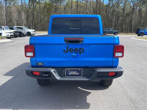 Hydro Blue Pearlcoat 2026 Jeep Gladiator Sport S