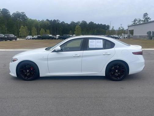 Alfa White 2023 Alfa Romeo Giulia Ti