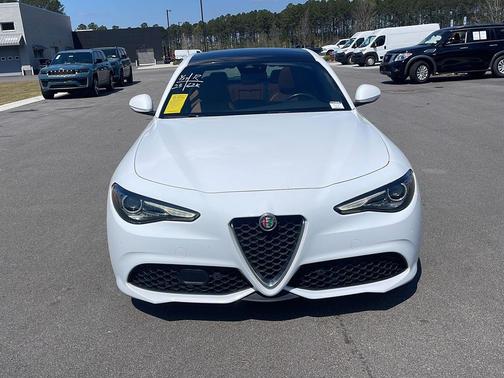 Alfa White 2023 Alfa Romeo Giulia Ti