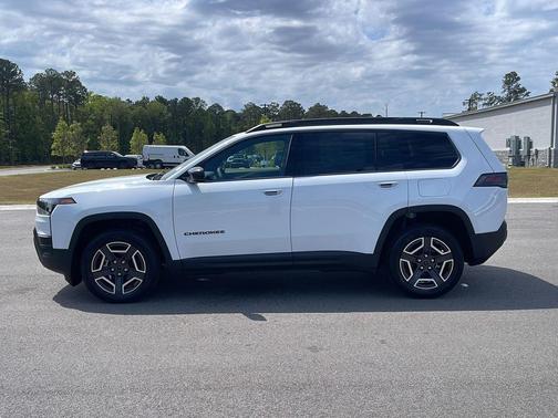 Bright White Clearcoat 2026 Jeep Cherokee Limited