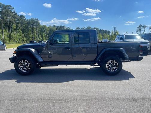 Granite Crystal Metallic Clearcoat 2026 Jeep Gladiator Shadow Ops