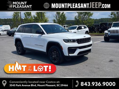 Bright White Clearcoat 2026 Jeep Grand Cherokee Altitude