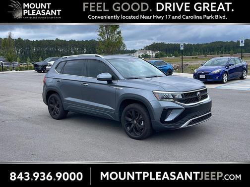 Platinum Gray Metallic 2024 Volkswagen Taos 1.5T SE