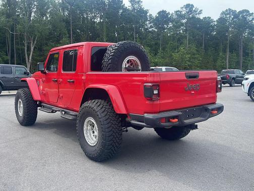 Firecracker Red Clearcoat 2025 Jeep Gladiator Mojave X