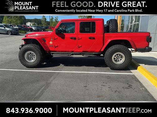 Firecracker Red Clearcoat 2025 Jeep Gladiator Mojave X