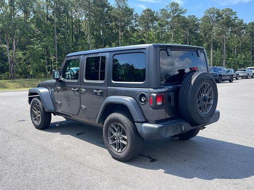 Granite Crystal Metallic Clearcoat 2024 Jeep Wrangler Sport S