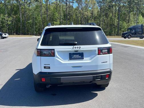 Bright White Clearcoat 2026 Jeep Cherokee Laredo 4x4