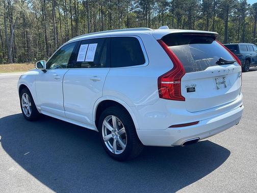 2021 Volvo XC90 T6 Momentum