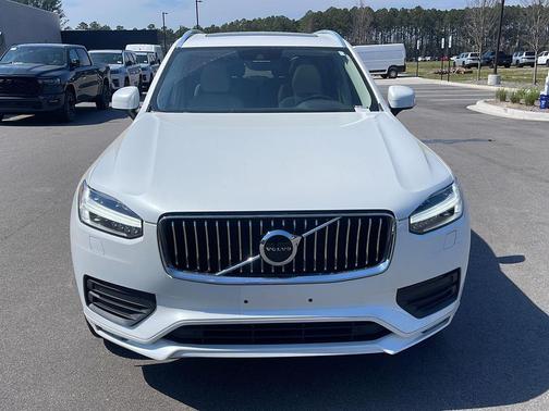 2021 Volvo XC90 T6 Momentum