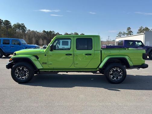 2026 Jeep Gladiator Sahara 4x4