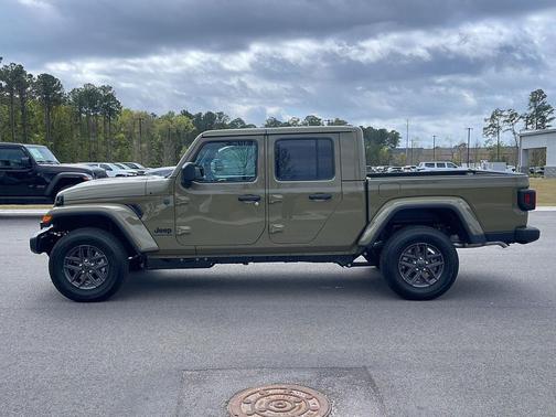 41 2026 Jeep Gladiator Sport S